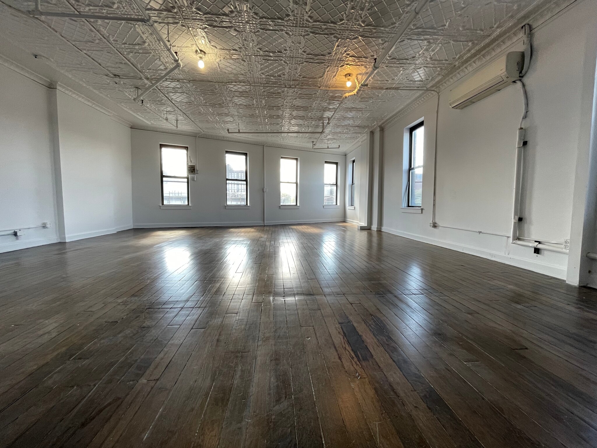 1 Knickerbocker Ave, Brooklyn, NY for lease Building Photo- Image 1 of 12