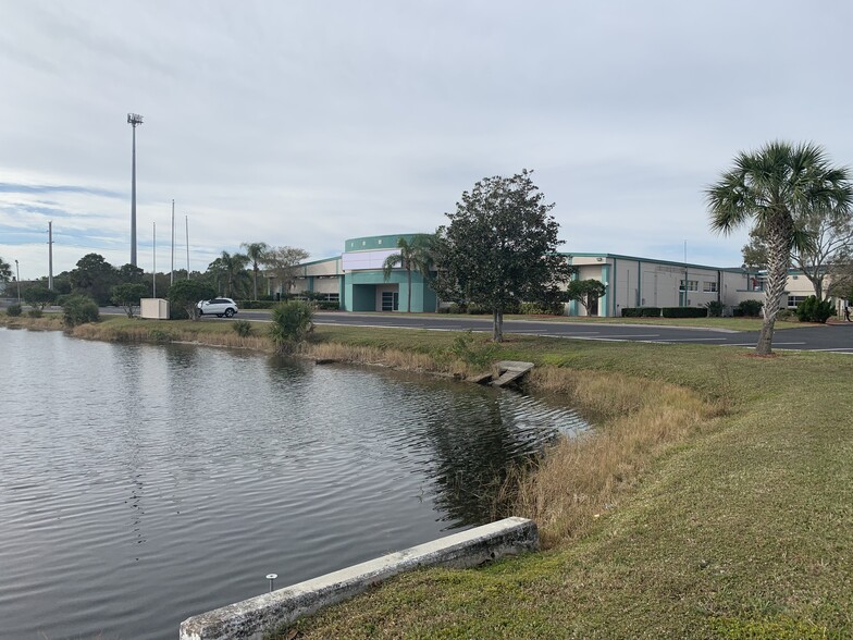 2725-2755 Kirby Cir NE, Palm Bay, FL for lease - Building Photo - Image 3 of 7