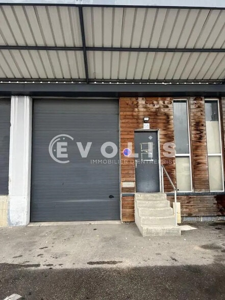 Flex in Saint-Priest for lease - Building Photo - Image 2 of 6