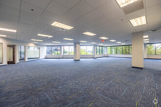 3900 Olympic Blvd, Erlanger, KY for lease Interior Photo- Image 2 of 4