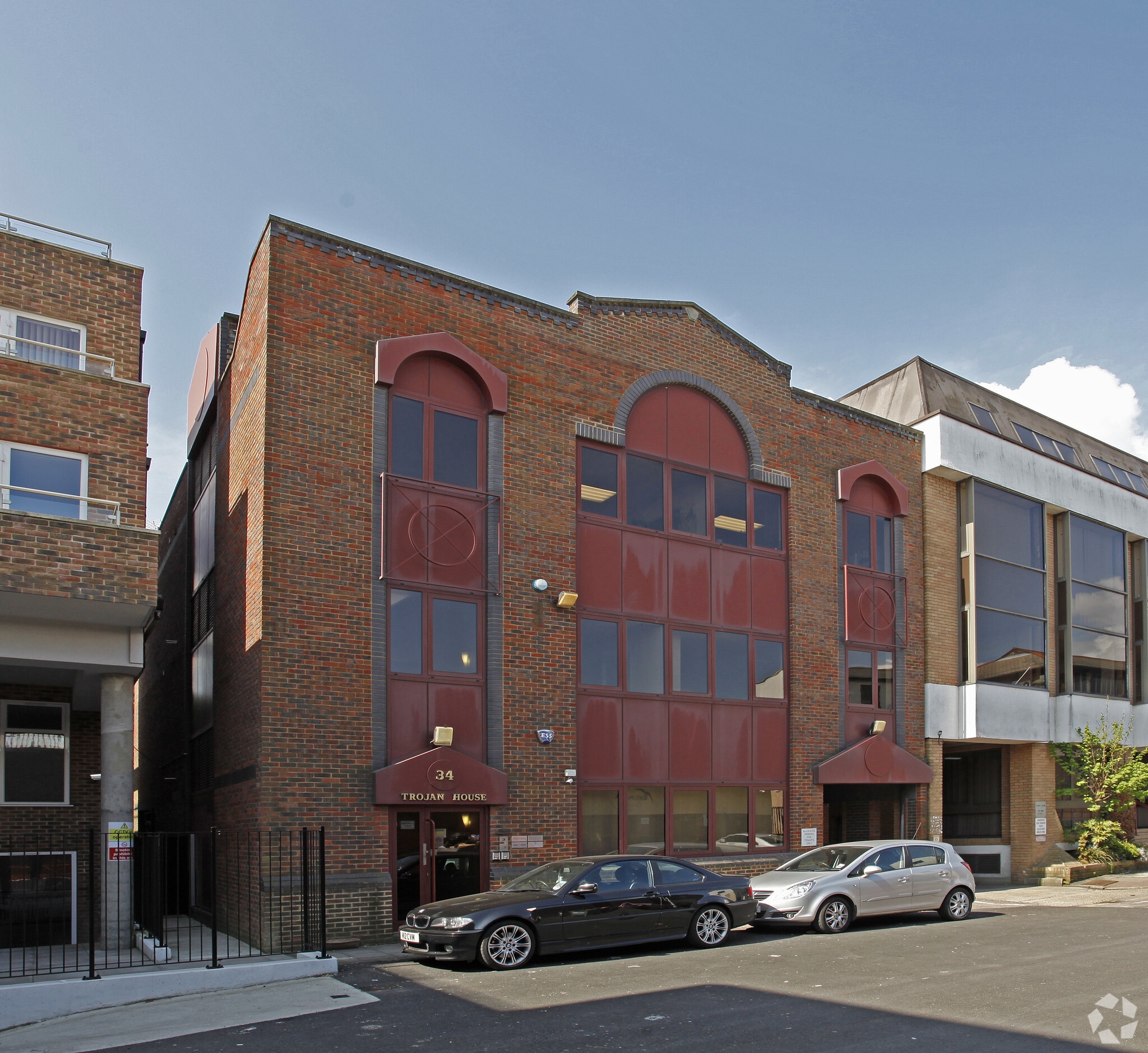 34 Arcadia Ave, London for sale Primary Photo- Image 1 of 1