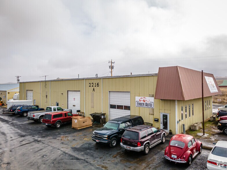 2216A S Main St, Moscow, ID 83843