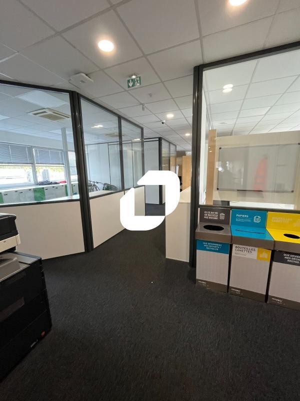 Office in VILLENEUVE-D'ASCQ for lease Interior Photo- Image 1 of 7
