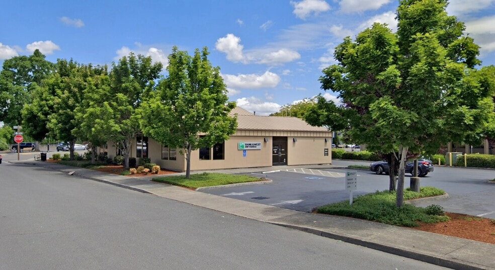 80 N 17th Ave, Cornelius, OR for sale - Primary Photo - Image 1 of 1