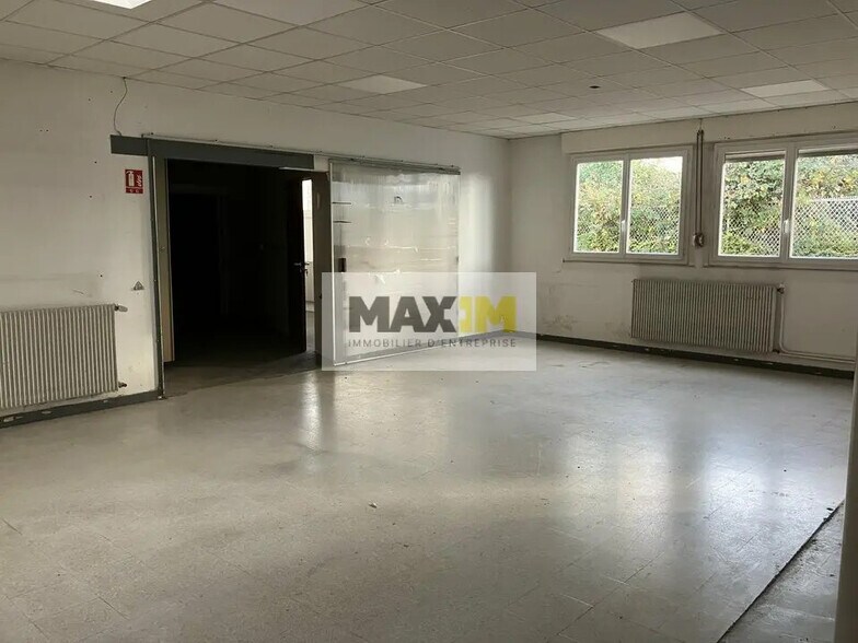 7 Rue De Cluj, Dijon for lease - Interior Photo - Image 2 of 9