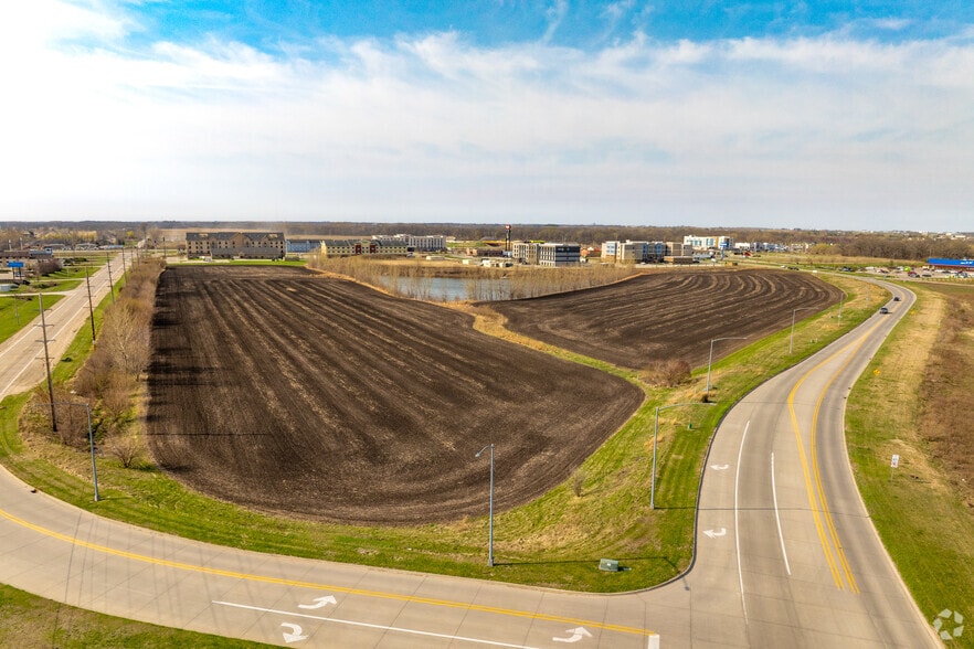 1100 S Dayton Ave, Ames, IA for sale - Primary Photo - Image 1 of 5