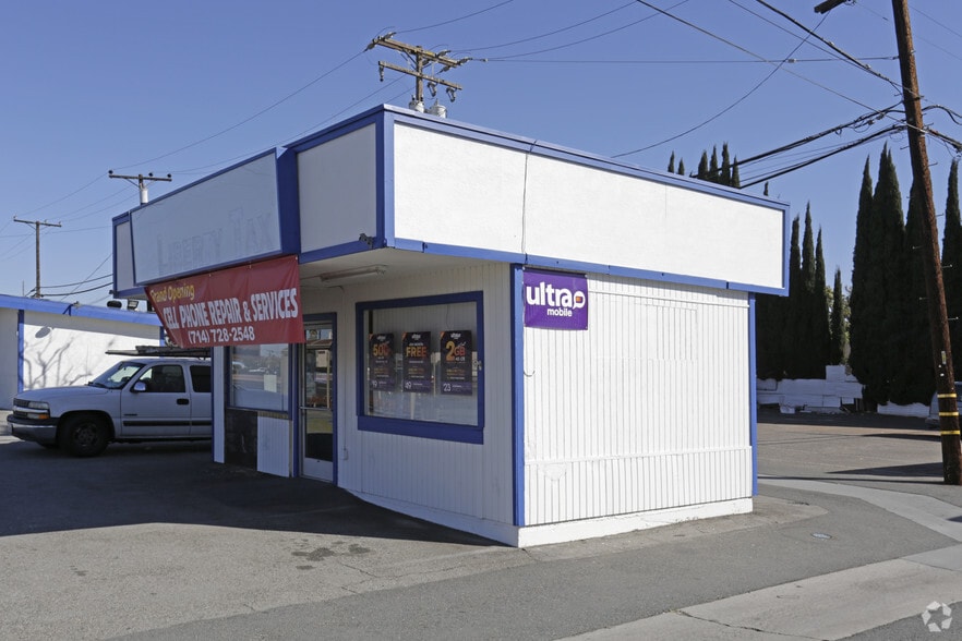 13950 & 13970 Beach Blvd portfolio of 2 properties for sale on LoopNet.com - Primary Photo - Image 2 of 2