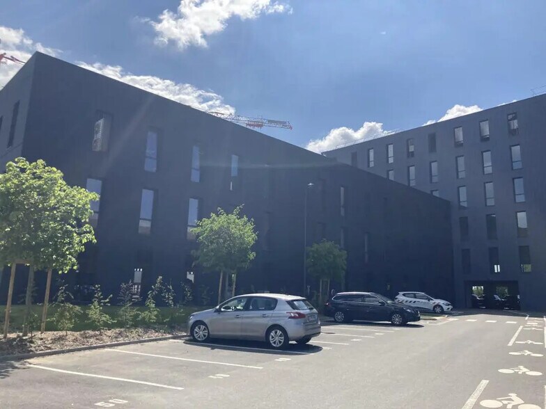 Office in Rennes for lease - Building Photo - Image 1 of 15