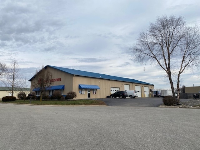 1589 Southpark Ct, Columbus, IN for sale Primary Photo- Image 1 of 1