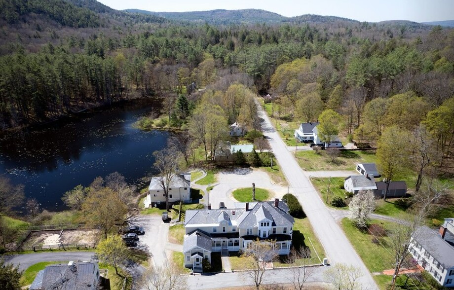 27 Old Cheshire Tpke, Walpole, NH for sale - Primary Photo - Image 1 of 1