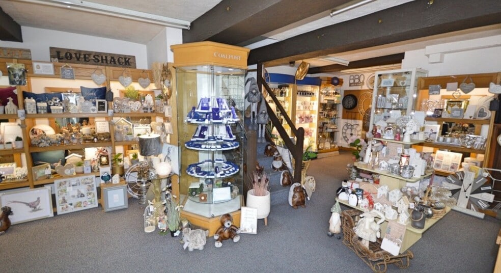 5 Short Bridge St, Newtown for sale - Interior Photo - Image 3 of 7