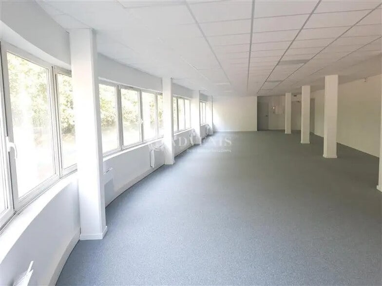 Office in Carquefou for sale - Interior Photo - Image 2 of 5