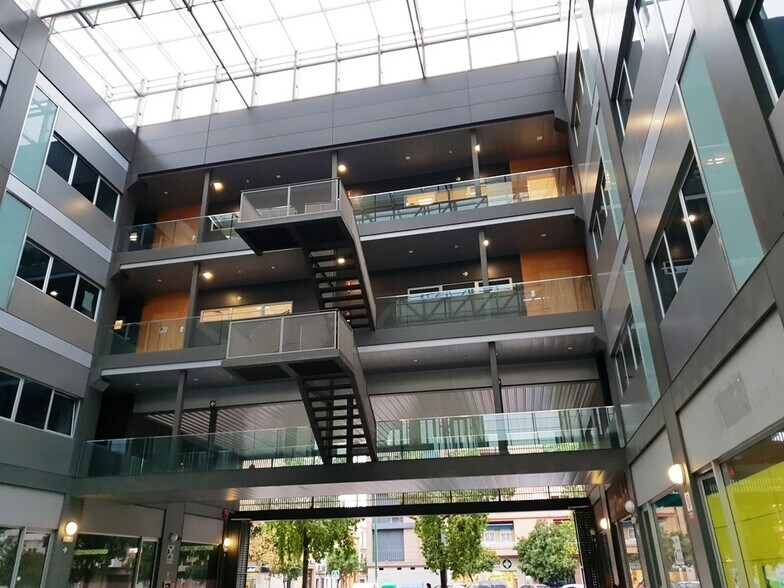 Office in SEVILLA for sale - Building Photo - Image 1 of 3