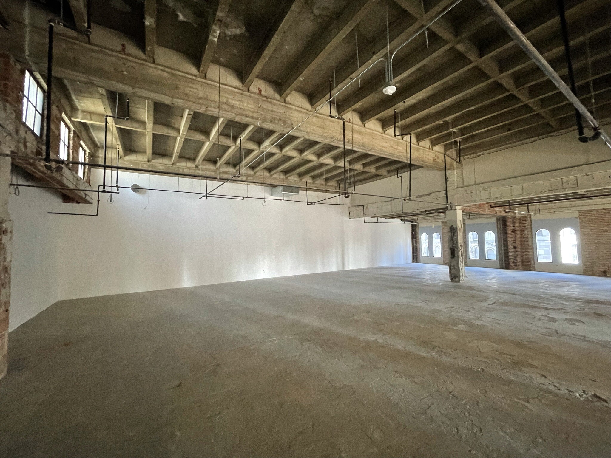 818 W 7th St, Los Angeles, CA for lease Interior Photo- Image 1 of 4