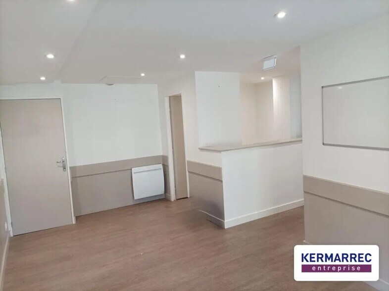 Office in Nantes for lease - Building Photo - Image 2 of 20