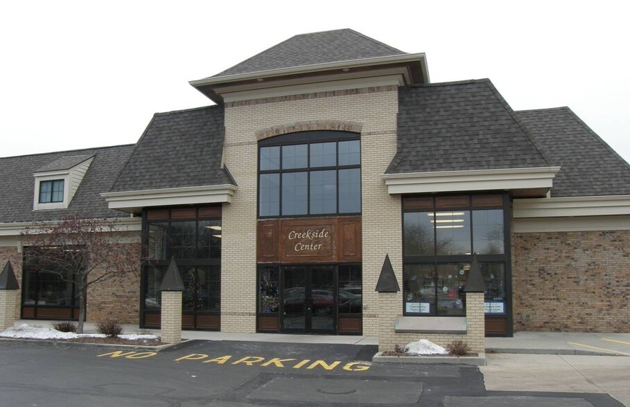 N54W6135 Mill St, Cedarburg, WI 53012