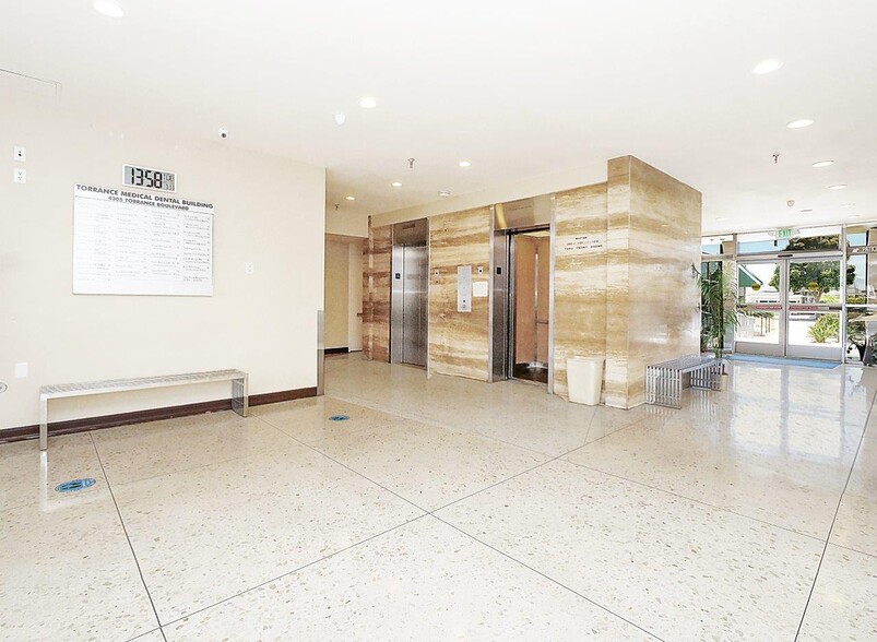 4305 Torrance Blvd, Torrance, CA for sale - Lobby - Image 3 of 4