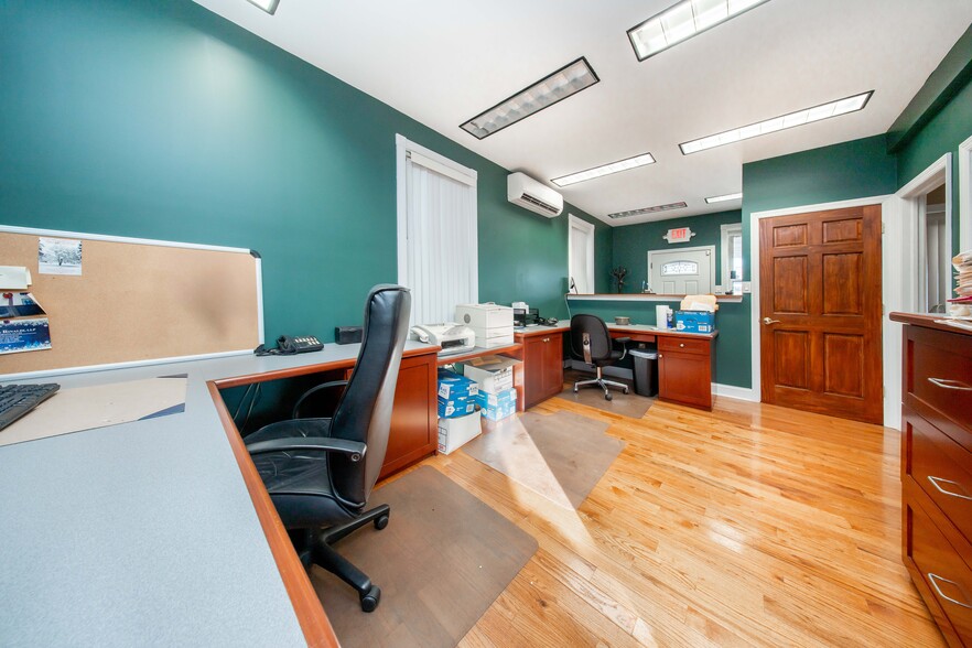 2334 Sound St, Astoria, NY for lease - Building Photo - Image 2 of 10