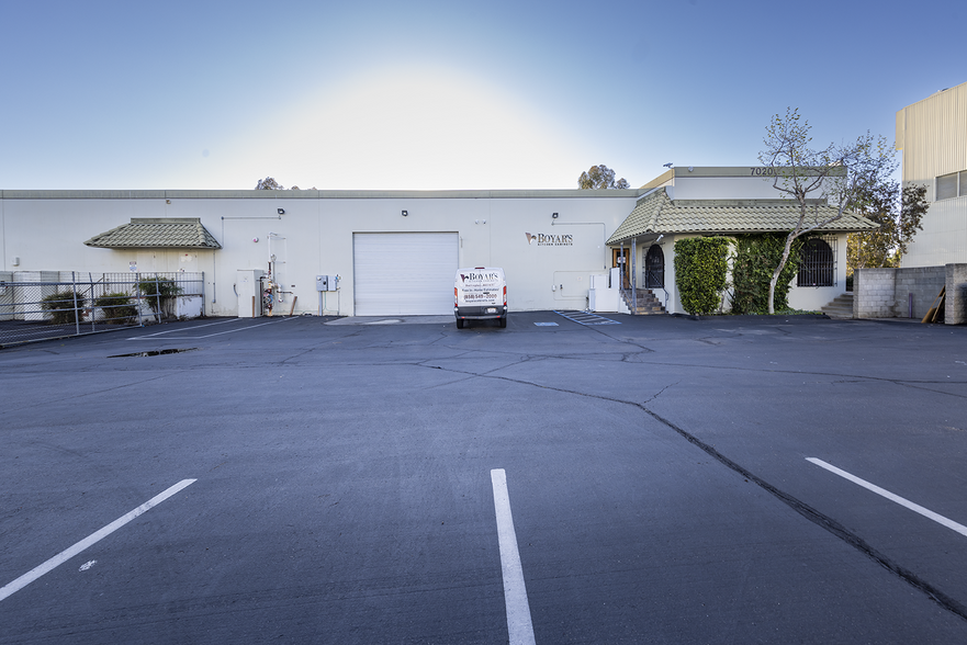 7014-7020 Carroll Rd, San Diego, CA for lease - Building Photo - Image 2 of 6