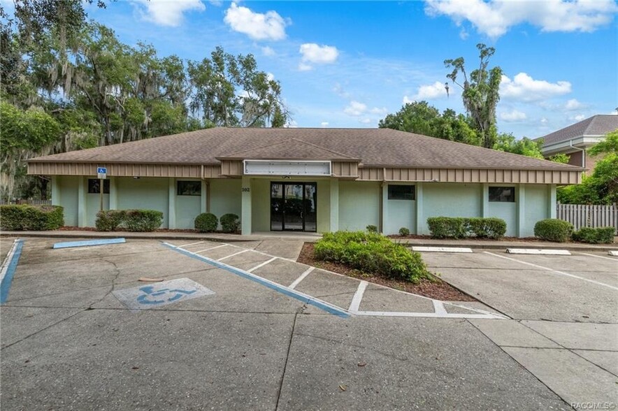 102 E Highland Blvd, Inverness, FL for lease - Building Photo - Image 1 of 16