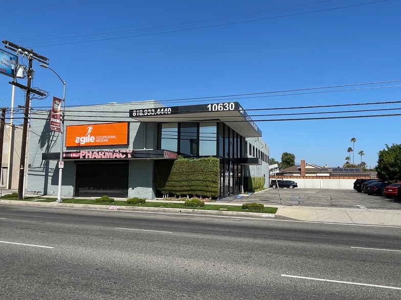 10630 Sepulveda Blvd, Mission Hills, CA for lease - Building Photo - Image 1 of 10