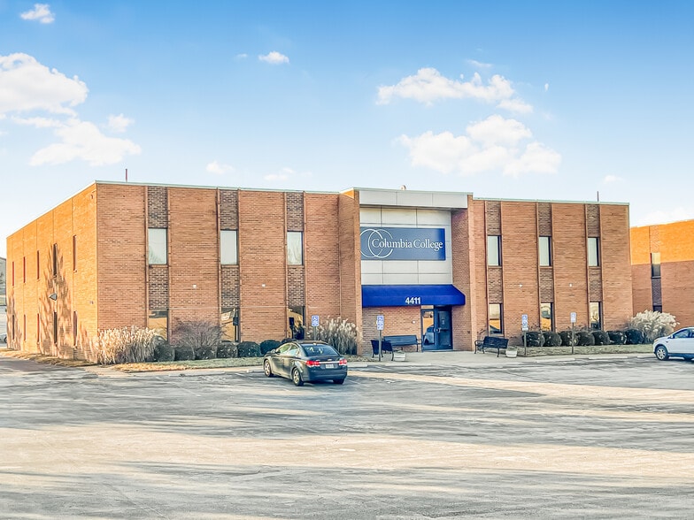 4411 Woodson Rd, Saint Louis, MO for lease - Building Photo - Image 1 of 27