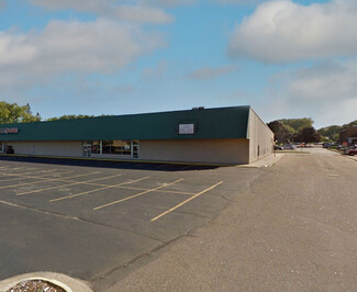 More details for 304 Wolf River Plz, New London, WI - Retail for Lease