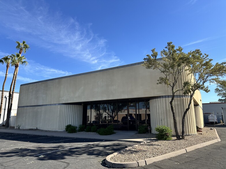 2655 N 37th Dr, Phoenix, AZ for lease - Building Photo - Image 1 of 6