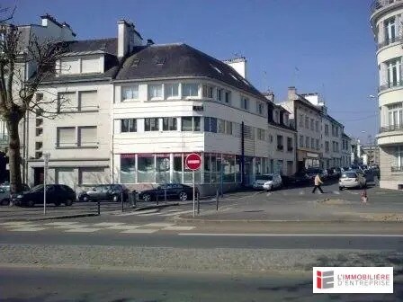 Retail in Lorient for lease Building Photo- Image 1 of 7