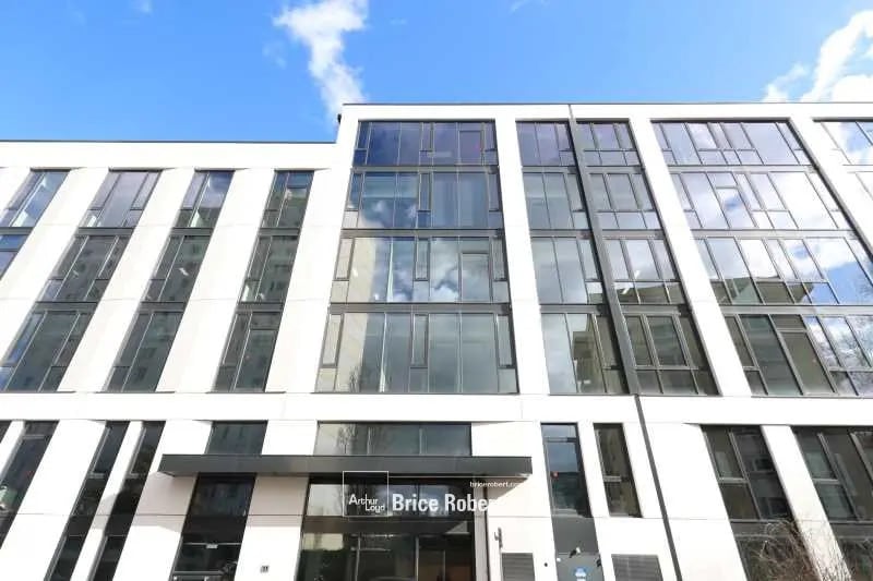 Office in Villeurbanne for lease Building Photo- Image 1 of 15