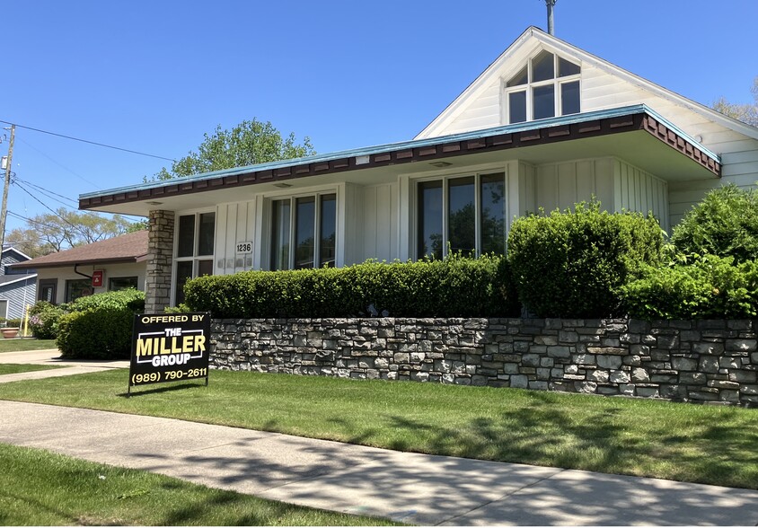 1236 N Michigan Ave, Saginaw, MI for sale - Primary Photo - Image 1 of 14