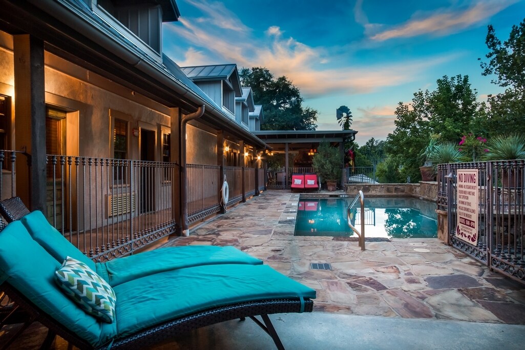 415 E Austin St, Fredericksburg, TX for sale Building Photo- Image 1 of 1