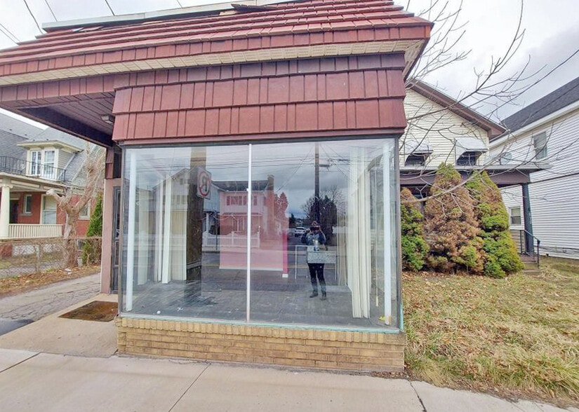 610 Main St, Peckville, PA 18452