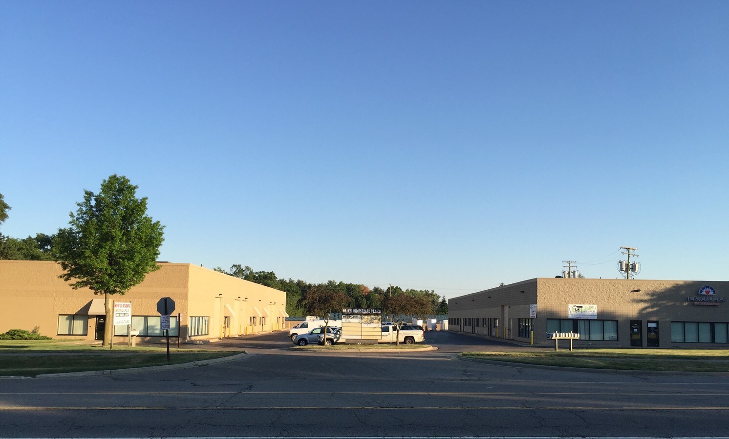 1096 E Avon Rd, Rochester Hills, MI 48307