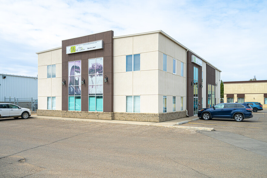 2602 50 Av, Lloydminster, AB for sale - Building Photo - Image 1 of 51