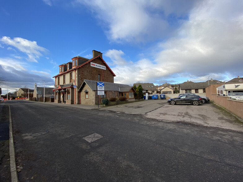 15 Sinclair Gdns, Montrose for sale - Building Photo - Image 2 of 13