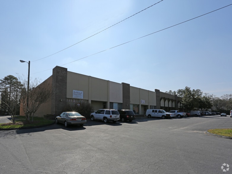 2080 Peachtree Industrial Ct, Atlanta, GA for lease - Building Photo - Image 2 of 4