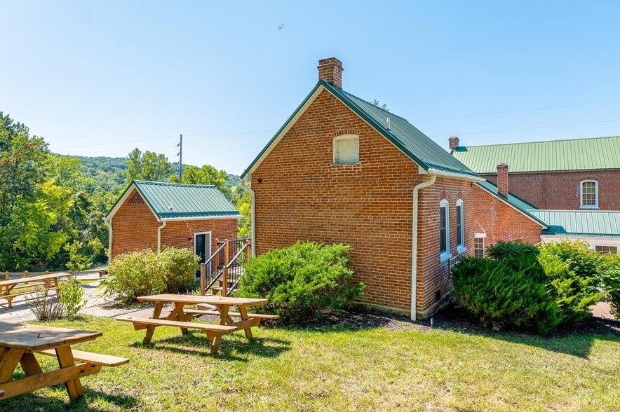 179 E Highway 100, Hermann, MO 65041 Vallet House