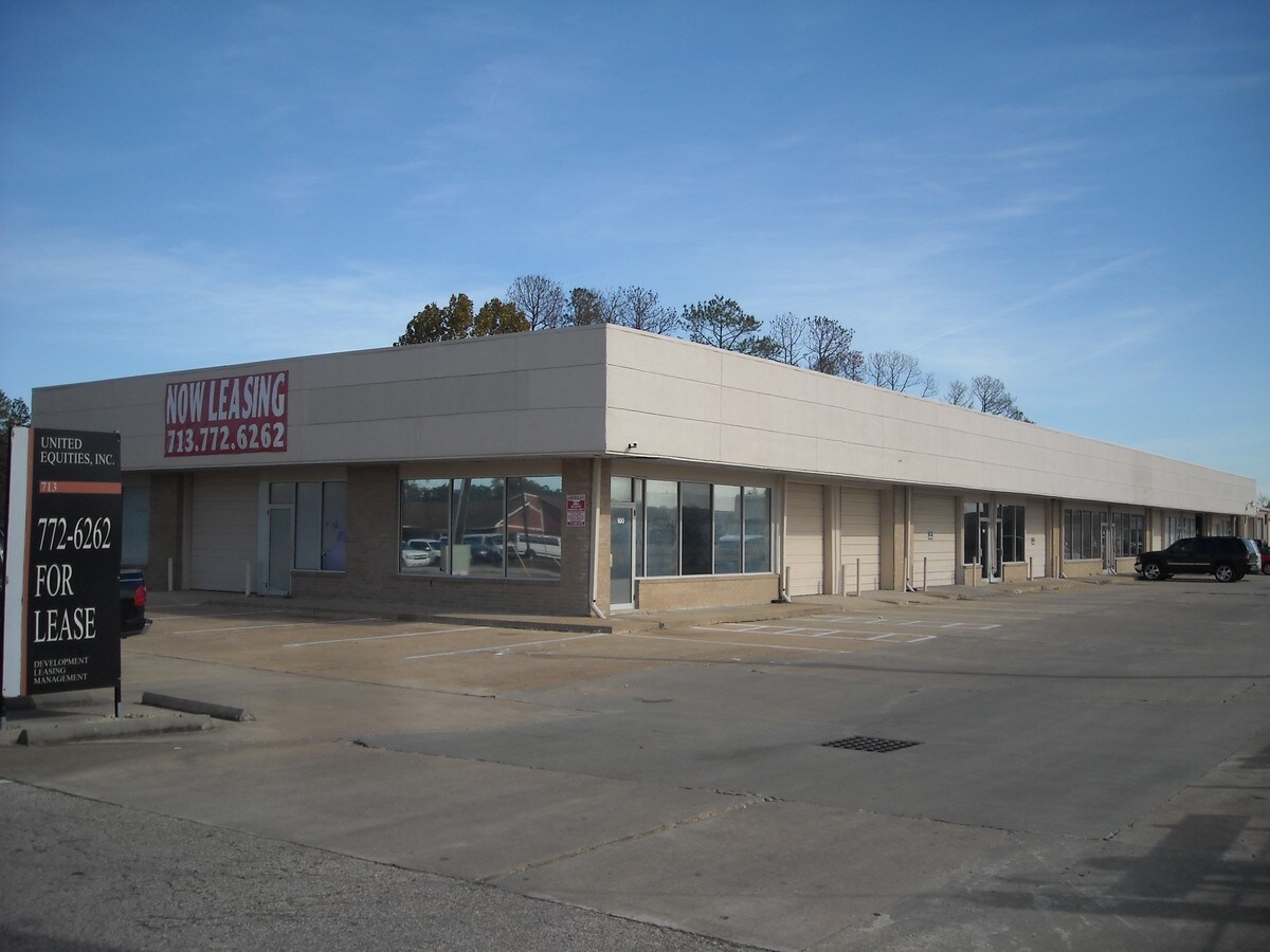 10055 Belknap Rd, Sugar Land, TX 77498