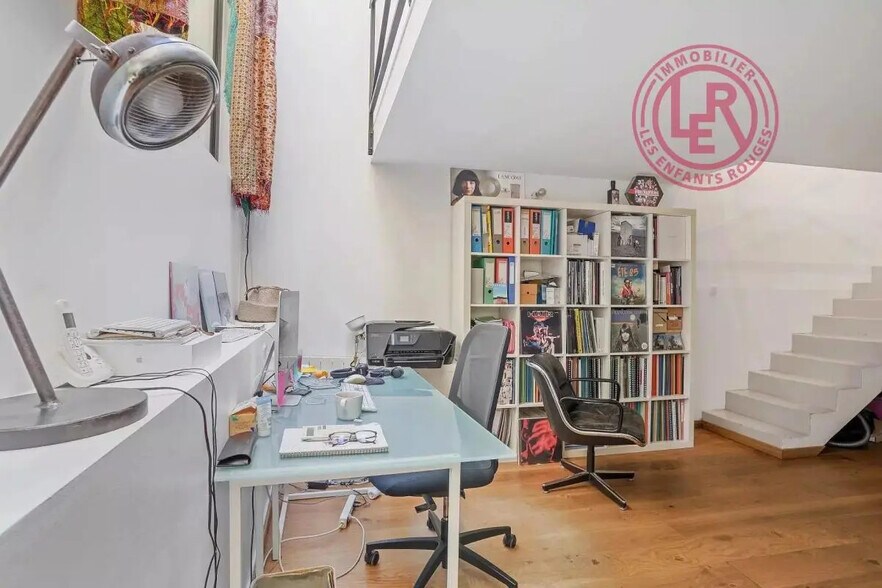 Office in Paris for lease - Interior Photo - Image 2 of 3