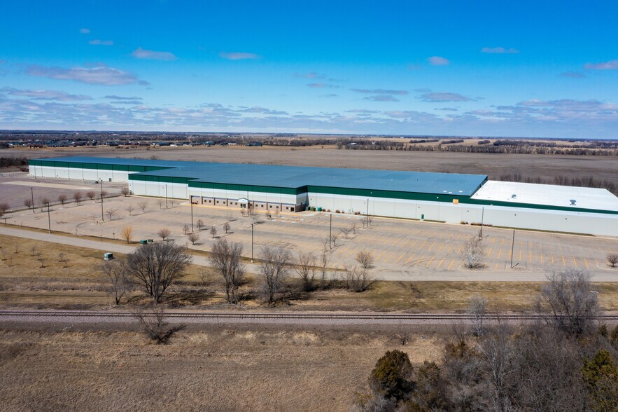 1401 Brown County 19 N, Aberdeen, SD 57401 Class A Warehouse For
