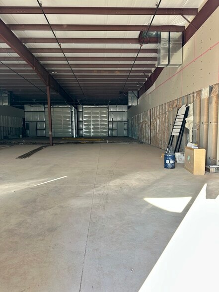 5460 Main St, Del City, OK for lease - Interior Photo - Image 3 of 23
