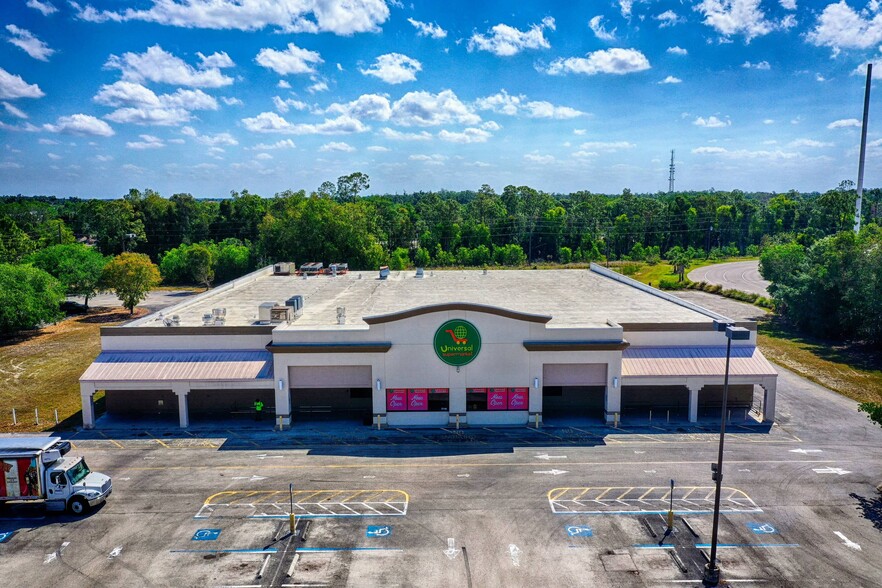 18731-18751 Three Oaks Pky, Fort Myers, FL for lease - Building Photo - Image 1 of 9