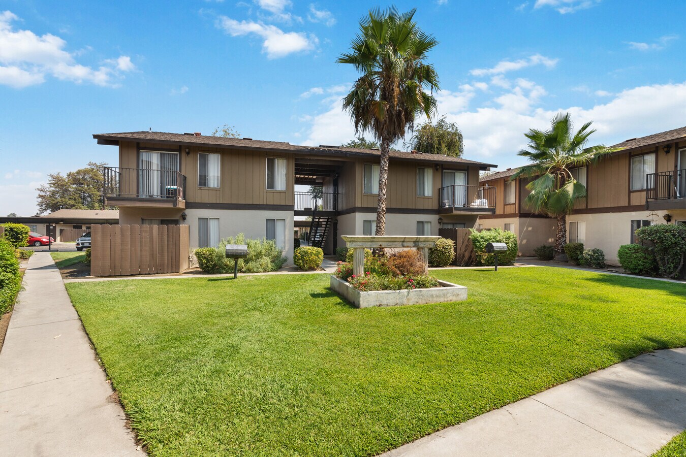 3762 N Cedar Ave, Fresno, CA 93726