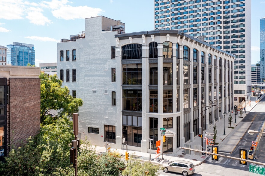 2300 Chestnut St, Philadelphia, PA for lease - Primary Photo - Image 1 of 13