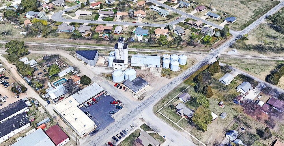 206 E Albert Ave, Maize, KS for sale - Primary Photo - Image 1 of 1