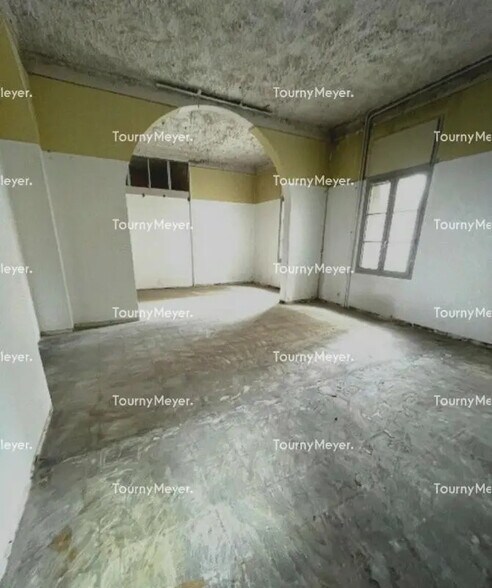 Office in Nîmes for lease - Building Photo - Image 3 of 5