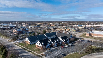 610 Crystal Point Dr, Crystal Lake, IL for lease Building Photo- Image 2 of 13