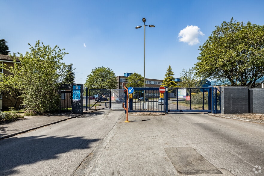 Cowling Brow, Chorley for lease - Building Photo - Image 1 of 4