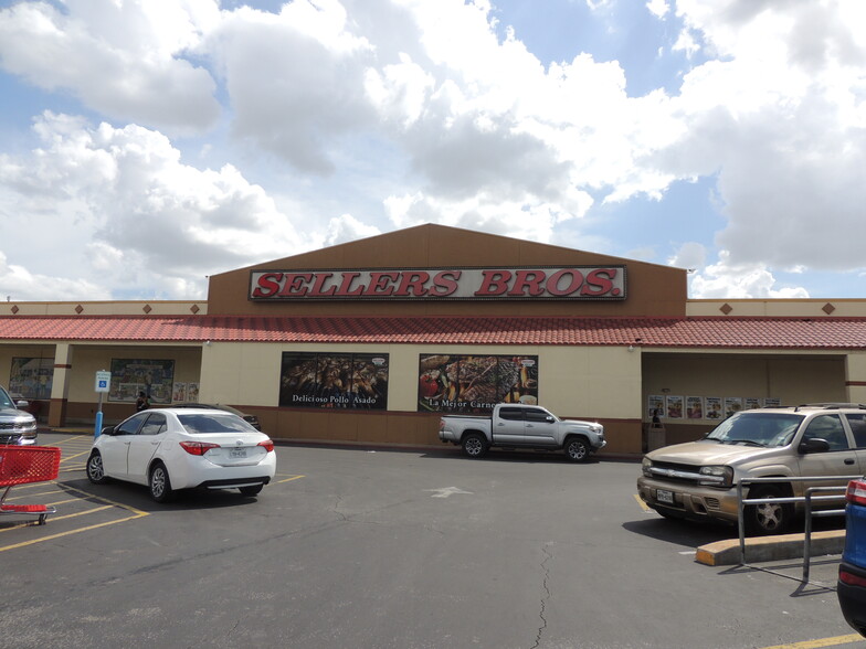 1000-1094 Federal Rd, Houston, TX for lease - Building Photo - Image 1 of 8